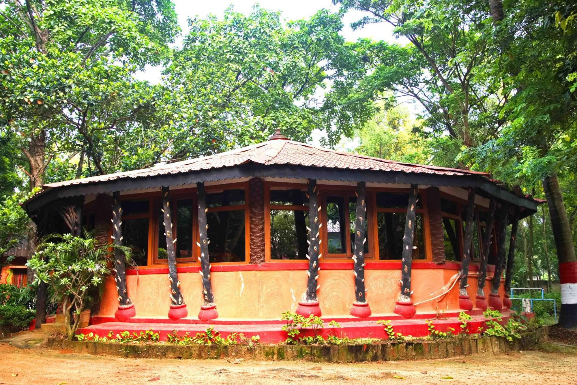 Raktokorobi Karu Gram Hotel Sri Niketan Exterior foto