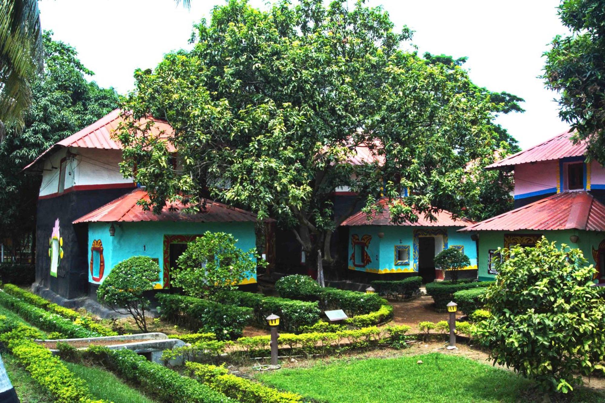 Raktokorobi Karu Gram Hotel Sri Niketan Exterior foto